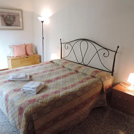 San Bortolomio Near Suso Ice-cream Apartman