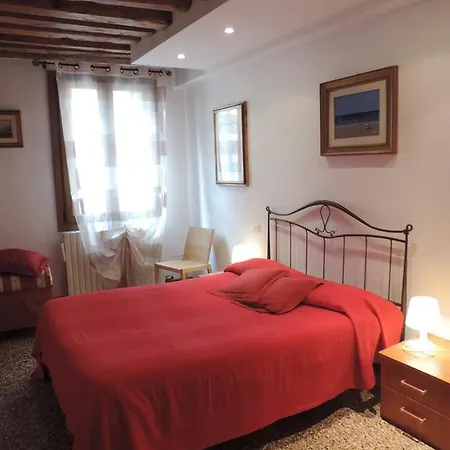San Bortolomio Near Suso Ice-cream Appartement *