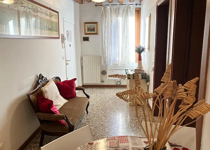 San Bortolomio Near Suso Ice-cream * Venise