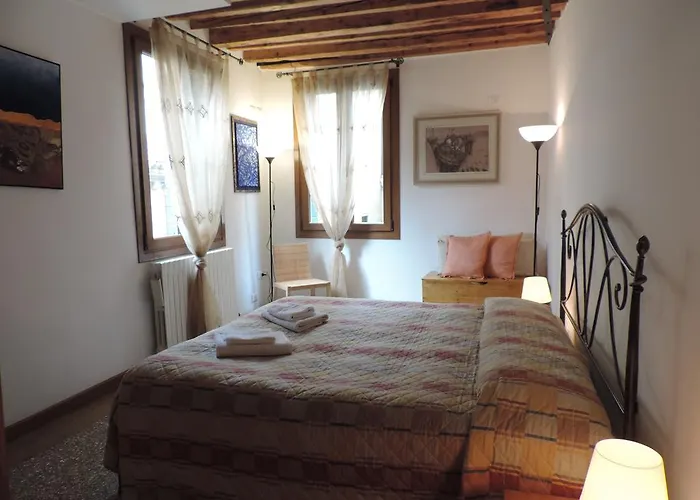 San Bortolomio Near Suso Ice-cream * Venise