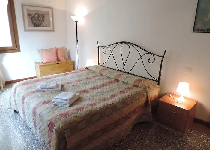 San Bortolomio Near Suso Ice-cream Appartement